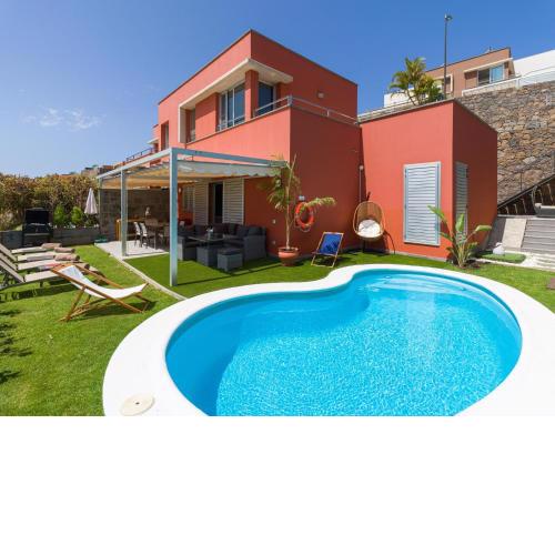 Villa with private pool in Golf Resort