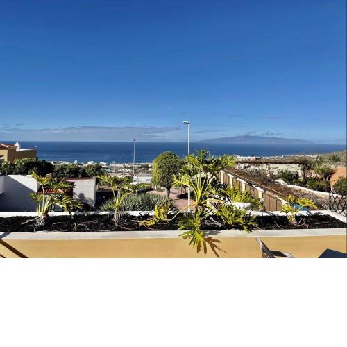 Villa with private pool, sea views and free WIFI.