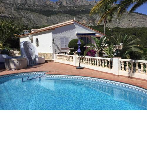 Villa with private swimming pool suitable for up to 6 people