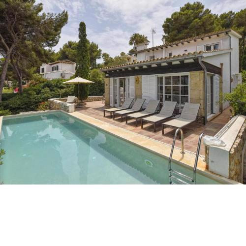 Villa with sea views and pool for 6 people in Font de sa Cala