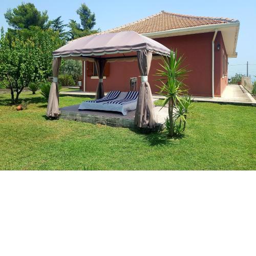 Villa With Volcano View - Happy Rentals