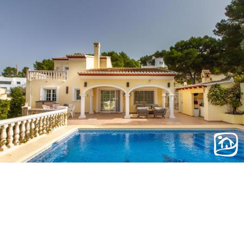 Villa Yanet by Abahana Villas