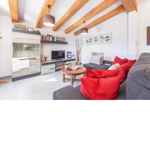 Villa Yesero by Villa Plus