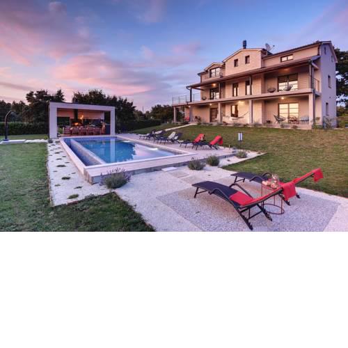 Villa2M