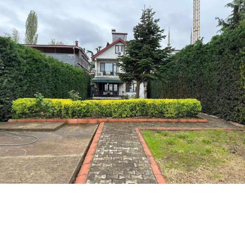 Villa,deniz kenarında,6+1 özel bahçe,merkez