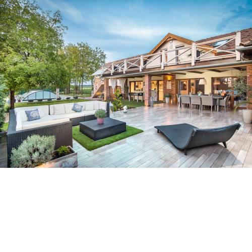 VillaFarm Resort