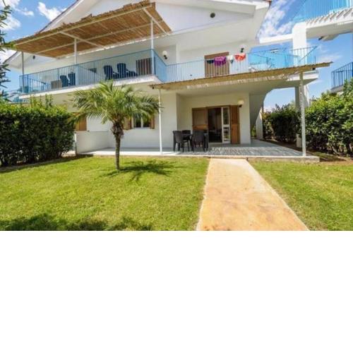 Villaggio Kastalia Athena Resort, Villetta con giardino 5 posti letto