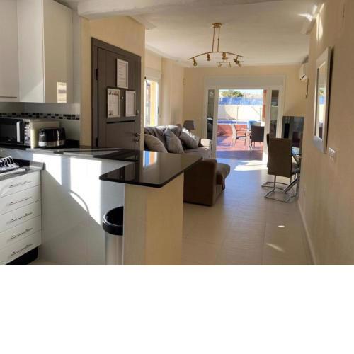 VillaMartin Ground Floor Poolside Apartment 2 bed