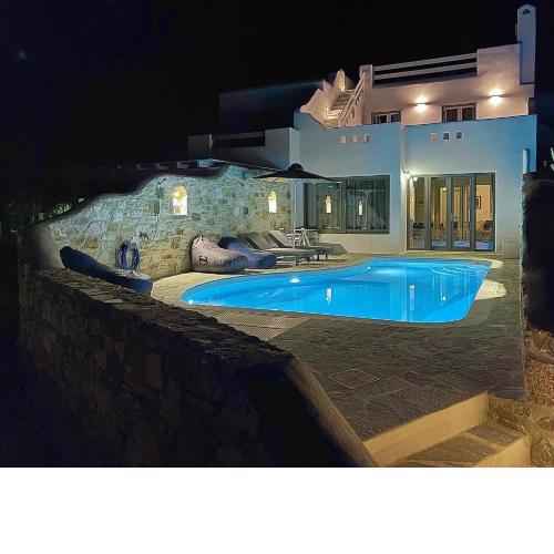 VillaNaxosGR - More than a Naxian beach house