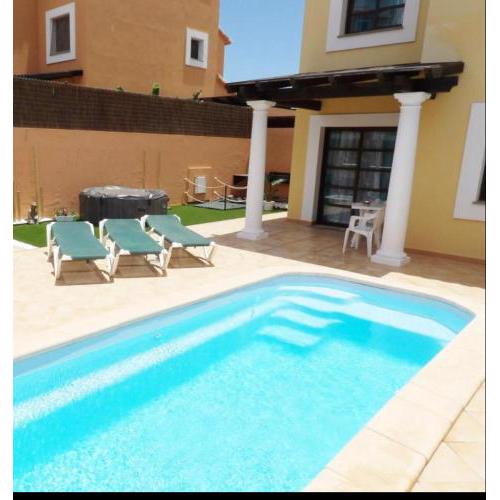 Villas Brujula Company