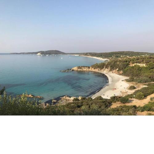 Villasimius, Villetta a Is Traias con vista mare