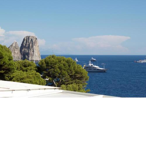 Villetta con terrazzo vista Faraglioni