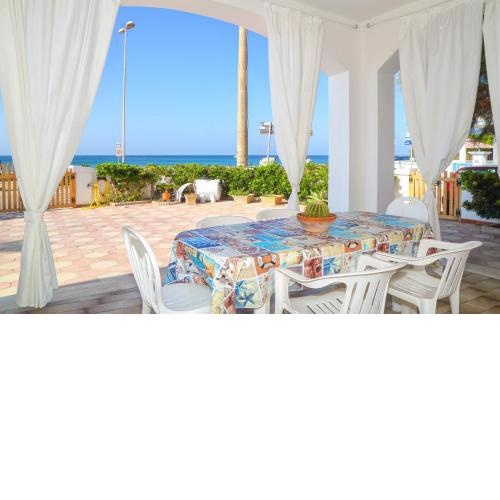 Villetta Maredorat Vista Mare by HDSalento