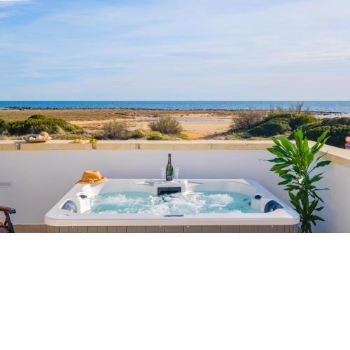 Villette Lux Fronte Spiaggia by HDSalento