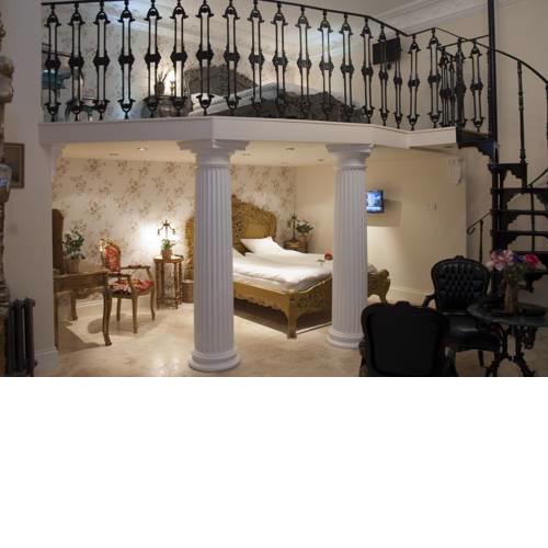 Vintage Home in The Heart of The City
