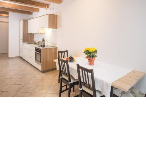 Vintler Apartments