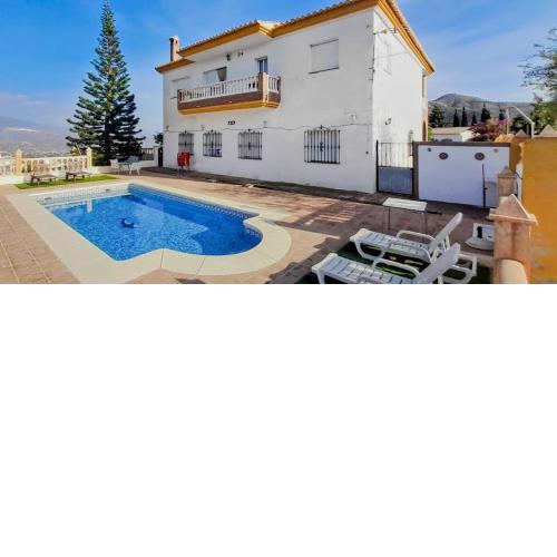 Viñuela Villa With Pool & Lake Views By Homing