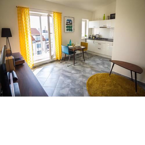 Vinyls & Espresso Apartment