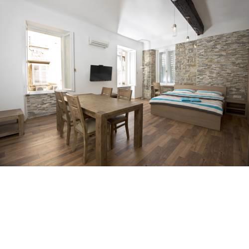 Vista Apartments
