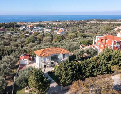 Vista Verde Studios, Svoronata