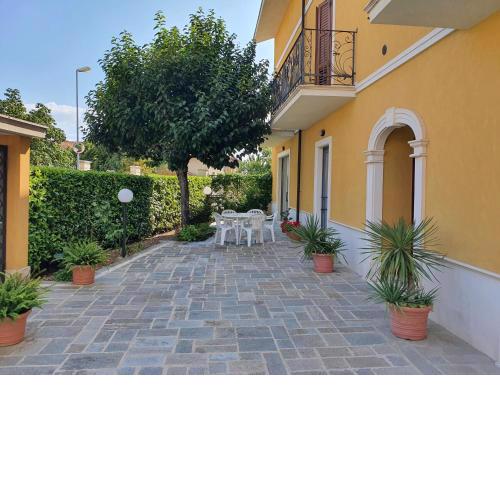 VITTORIA HOUSE 2