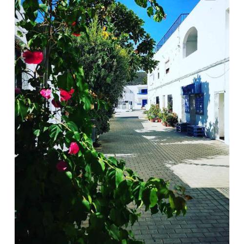 Vivienda a pie de calle en Agua Amarga a 250 metros de la playa