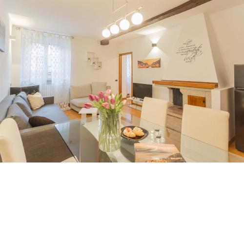 Volta Apartment by Rent All Como
