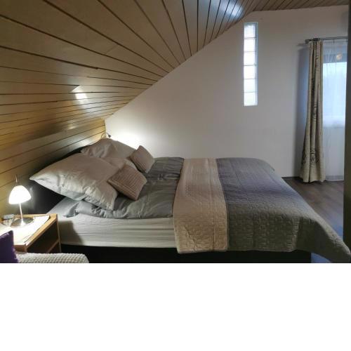 Vonyarc House