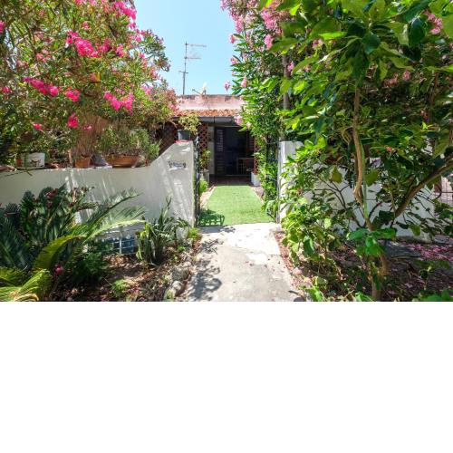 Vulcano Cottage