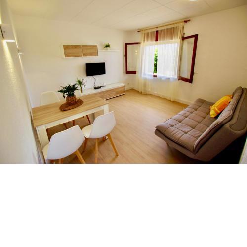 V&V LLORET- APARTAMENTO EUROPA a 120m playa Canyelles con acceso a la piscina comunitaria gratuitamente