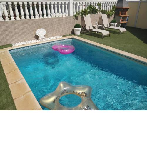 VV 'VALDECONCHA', piscina privada y vistas al mar