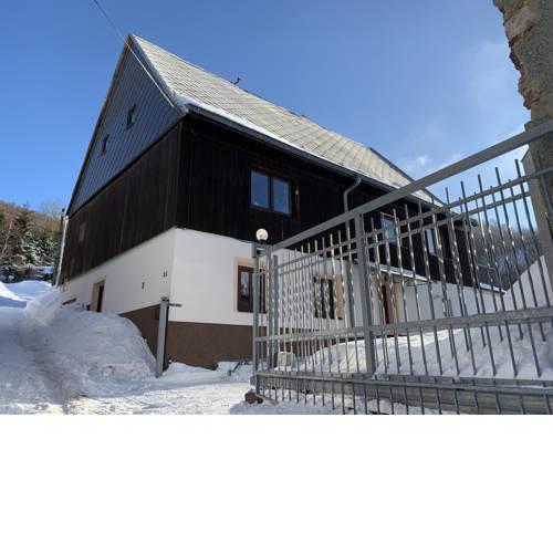Vybavený apartmán v lyžařském středisku Mikulov v Krušných horách