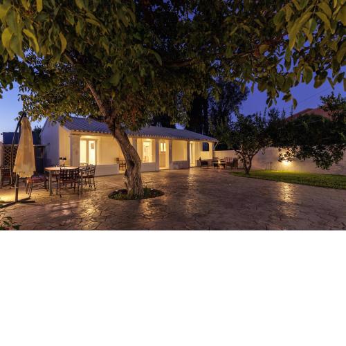 Walnut House - Peaceful Private Garden
