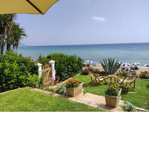 Waves Apartments: Two Beachfront Apartments