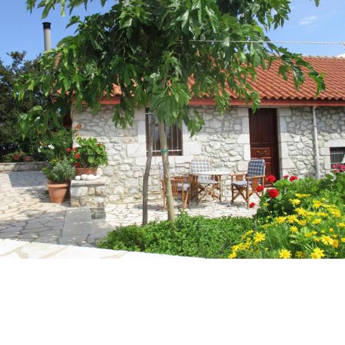 Welcoming Holiday Home with Garden in Leonidio