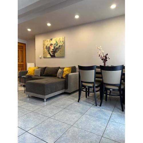 Well designed 2 Bdr Apartment