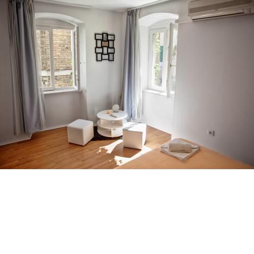 West Wall Apartment