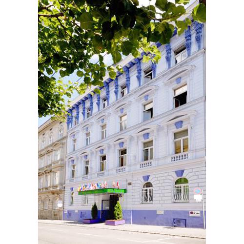 Westend City Hostel