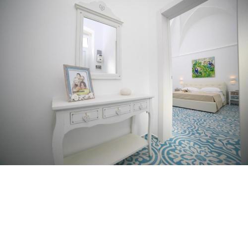 White Aurora rooms