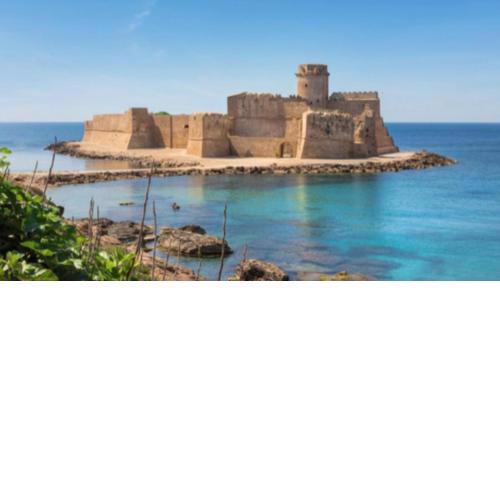 White beach Le Castella