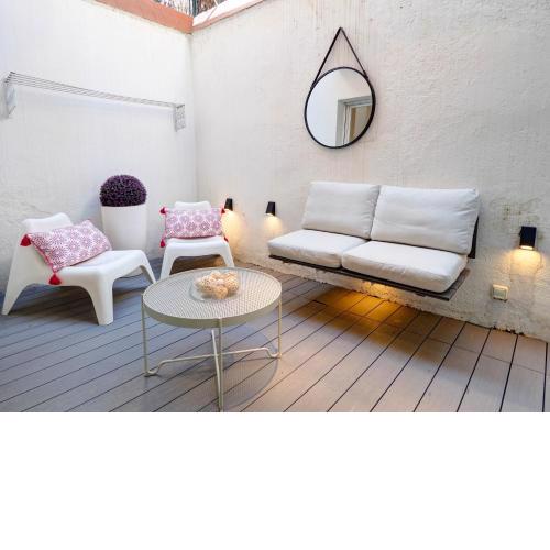White Center Apartment by Hello Homes Sitges