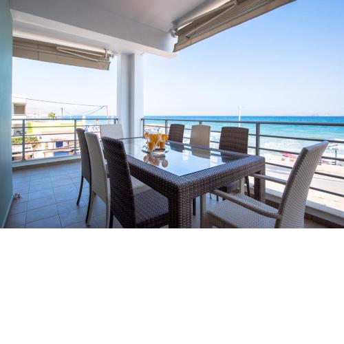 White Crystal Beachfront Apartment
