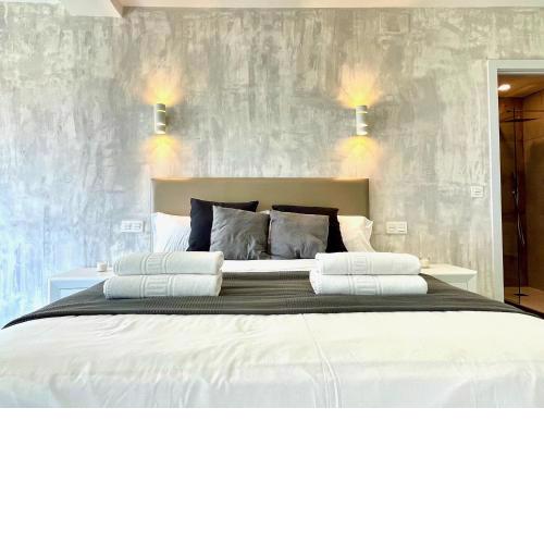 WHITE DREAM Near the Sea 3bed by Solrentspain