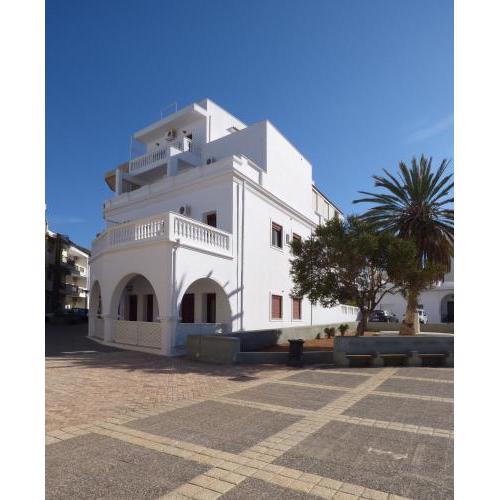 White House Hotel-Apart