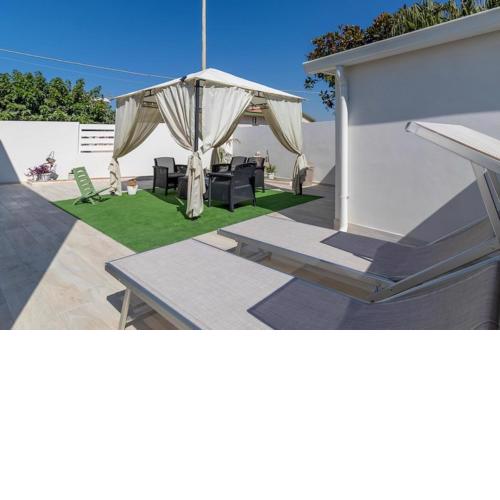 White Pearl Home