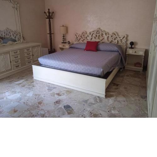 White Room, Stanza Matrimoniale in zona centrale