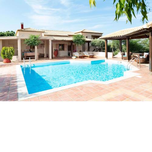 White sand Villa. Spacious villa with prive pool.