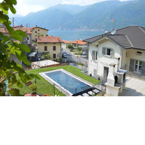 White suite - Jacuzzi, Swimming pool & Lake view