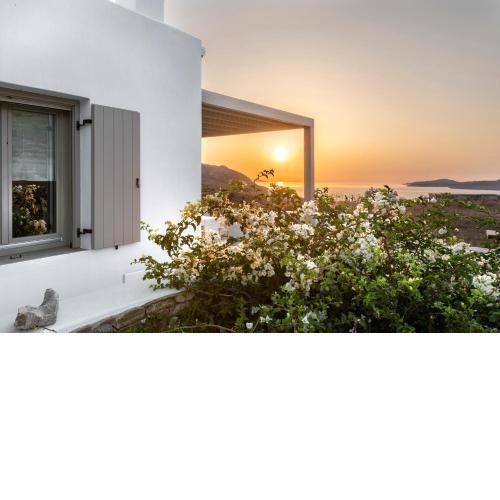 White Tinos Luxury Suites