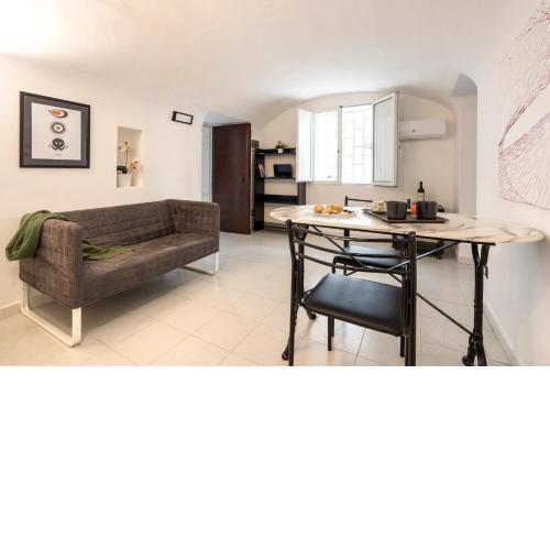 White&Grey Comfy Apartment